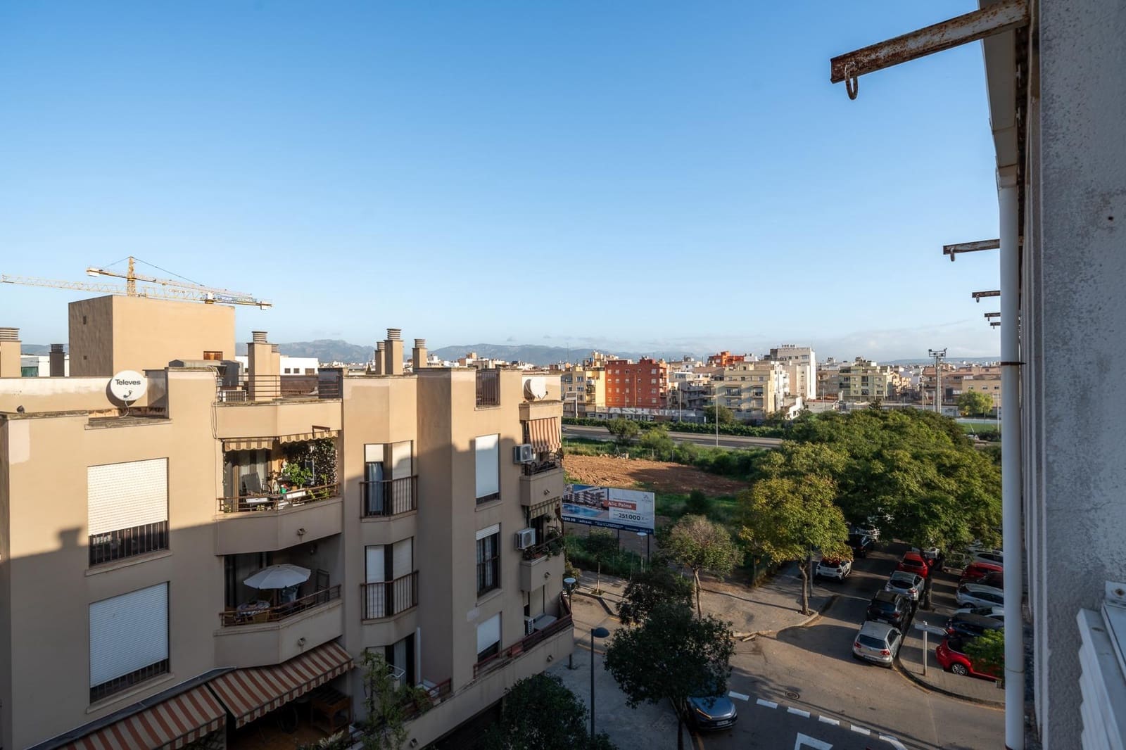 3 bedroom Flat for sale in Palma de Mallorca with garage - € 283,000 (Ref: 9508812)