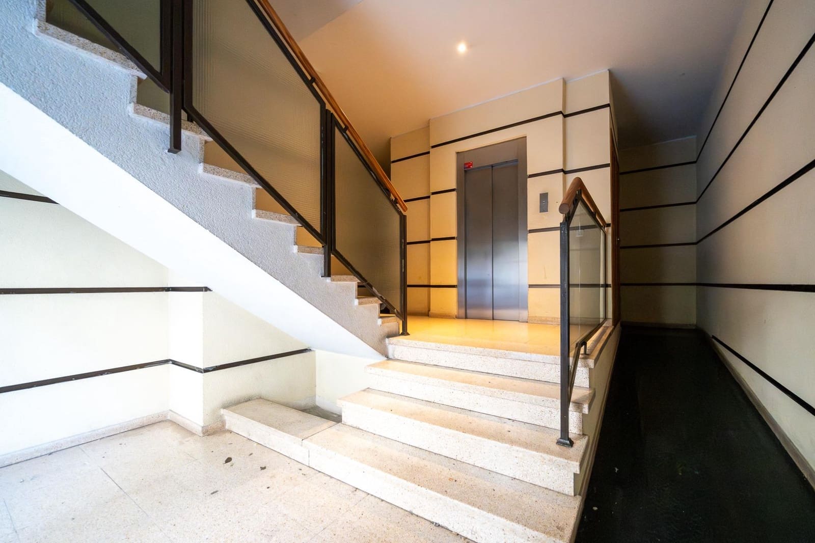 3 bedroom Flat for sale in Palma de Mallorca with garage - € 283,000 (Ref: 9508812)