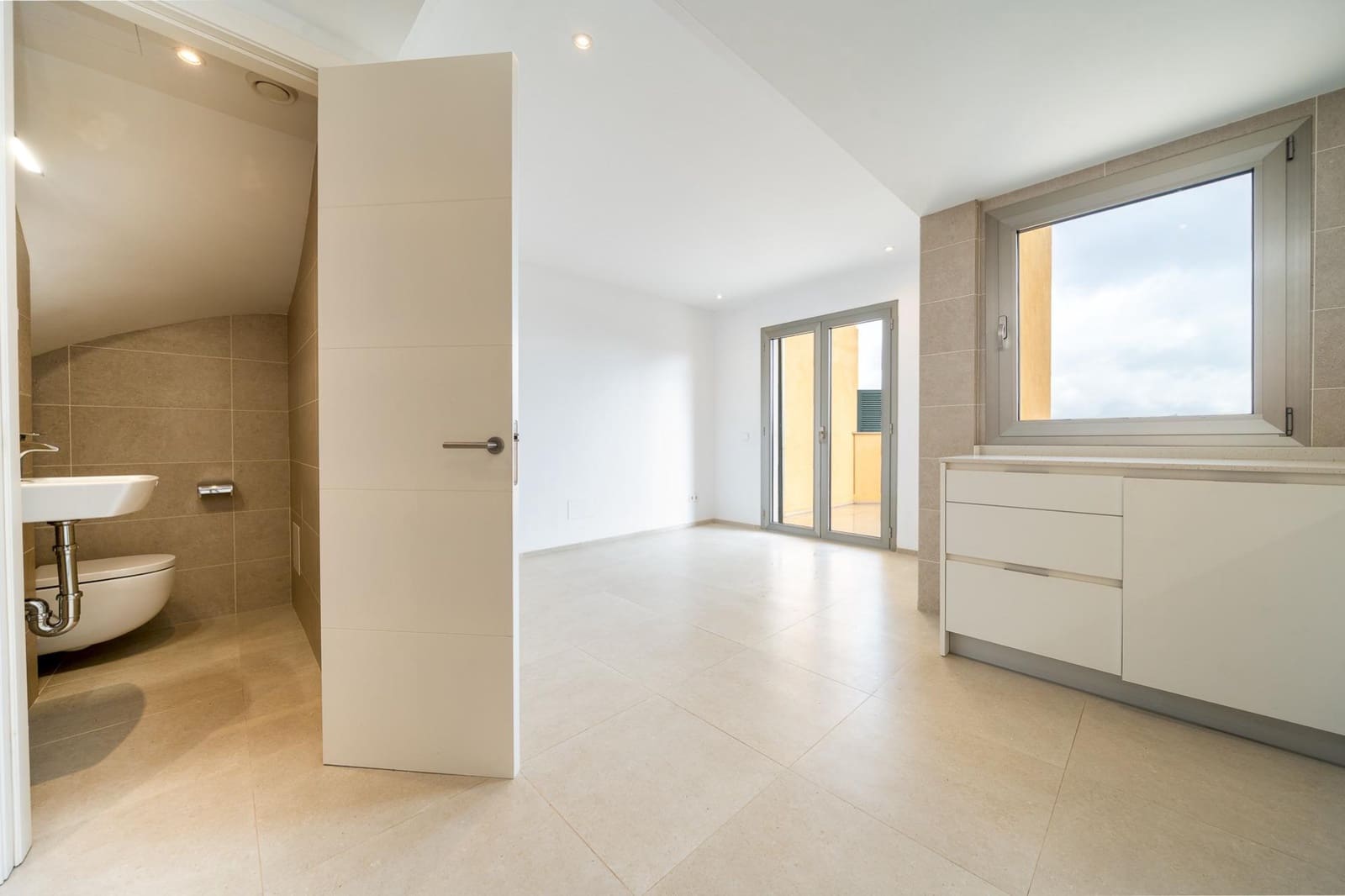 2 sypialnia Dom szeregowy do wynajęcia w Genova z garażem - 1 650 € (Ref: 9571085)