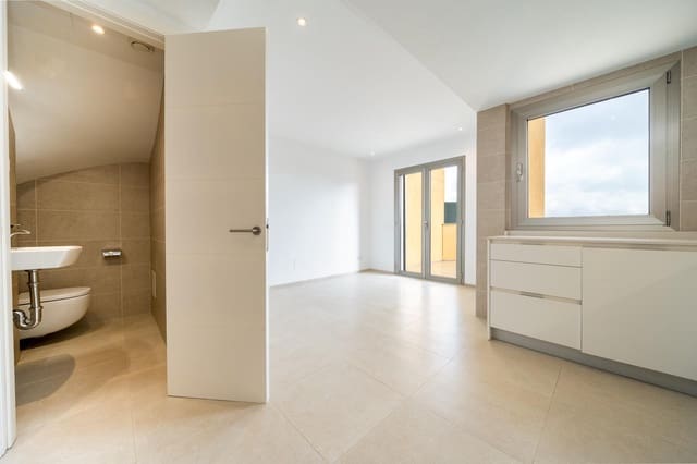 2 quarto Moradia em Banda para arrendar em Genova, Palma de Mallorca com garagem - 1 650 € (Ref: 9571085)