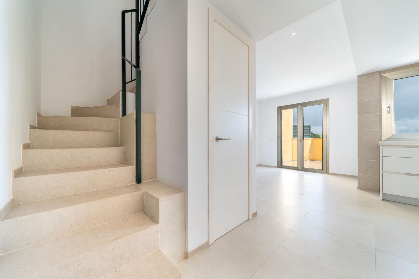 2 sypialnia Dom szeregowy do wynajęcia w Genova z garażem - 1 650 € (Ref: 9571085)