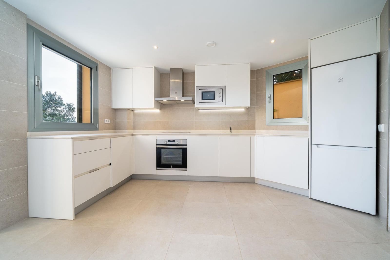 2 sypialnia Dom szeregowy do wynajęcia w Genova z garażem - 1 650 € (Ref: 9571085)