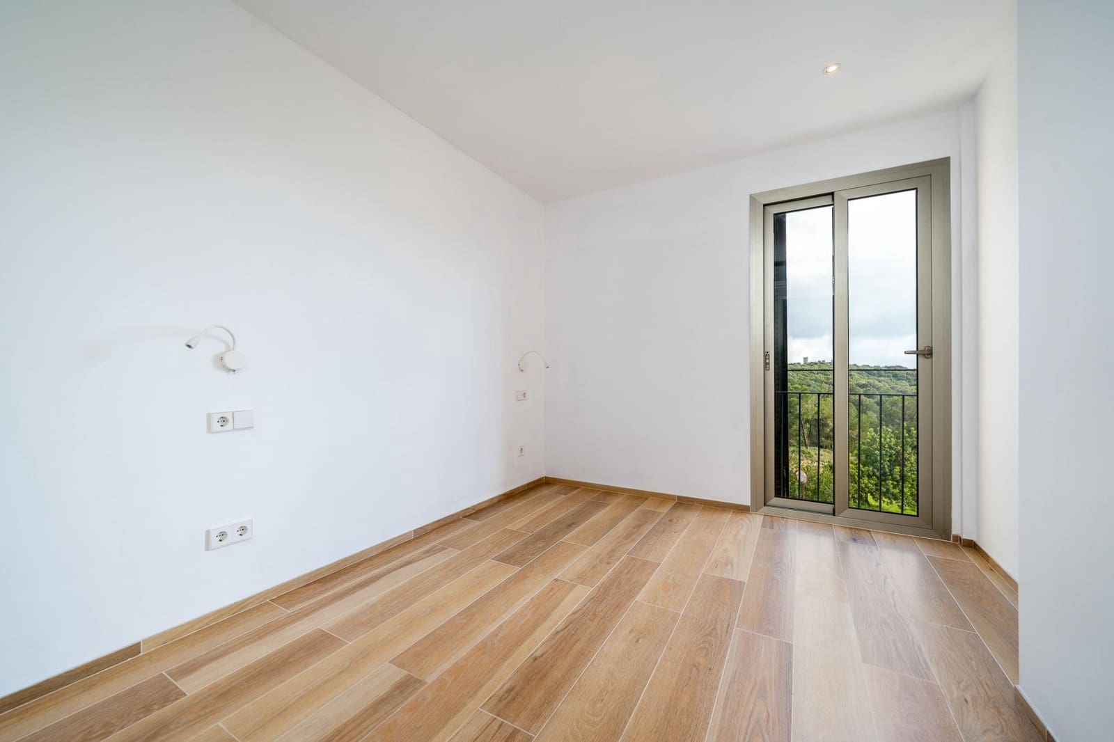 2 sypialnia Dom szeregowy do wynajęcia w Genova z garażem - 1 650 € (Ref: 9571085)