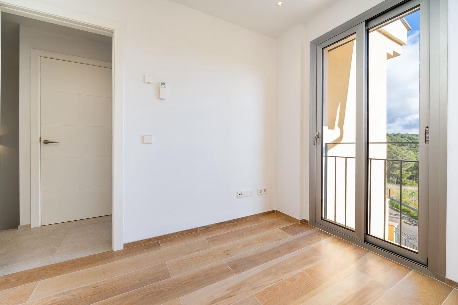 2 sypialnia Dom szeregowy do wynajęcia w Genova z garażem - 1 650 € (Ref: 9571085)