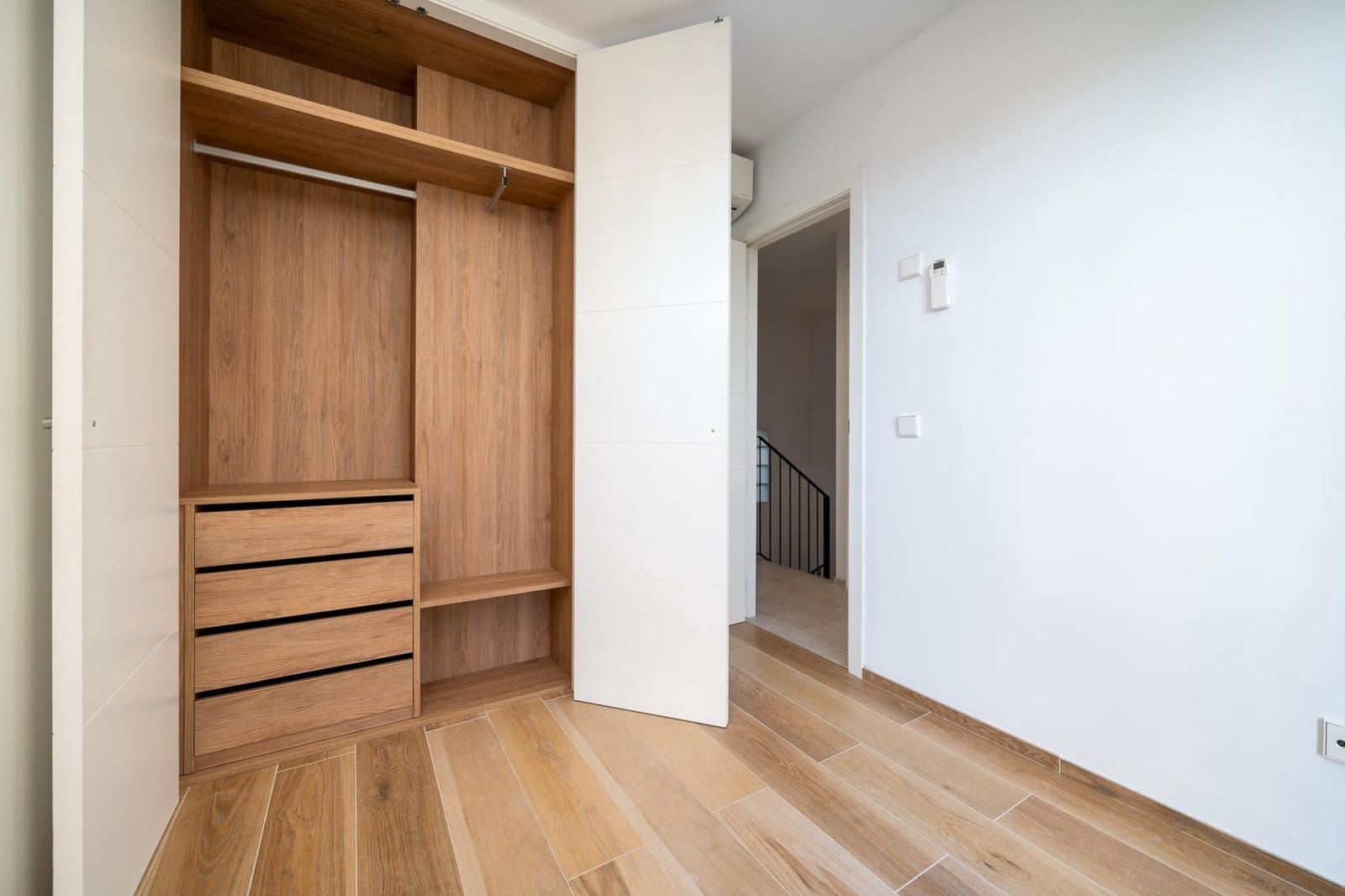 2 sypialnia Dom szeregowy do wynajęcia w Genova z garażem - 1 650 € (Ref: 9571085)