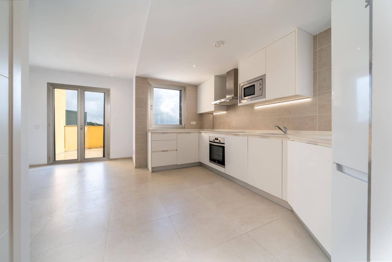 2 sypialnia Dom szeregowy do wynajęcia w Genova z garażem - 1 650 € (Ref: 9571085)