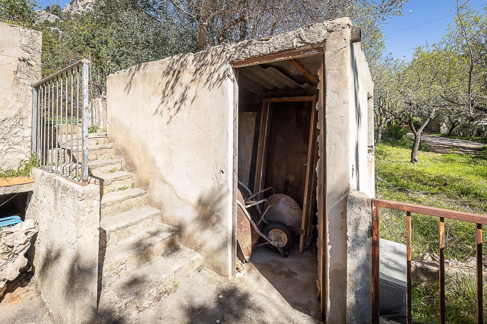 Finca/Country House for sale in Bunyola - € 206,000 (Ref: 9637499)