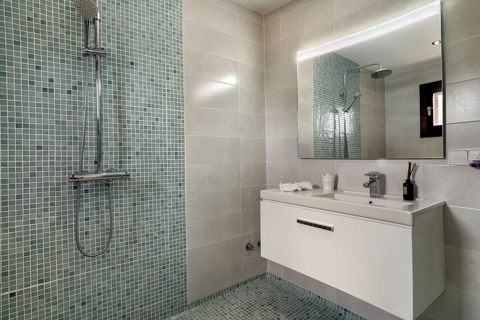 5 sovrum Villa till salu i Puntiro med pool garage - 1 600 000 € (Ref: 9637500)