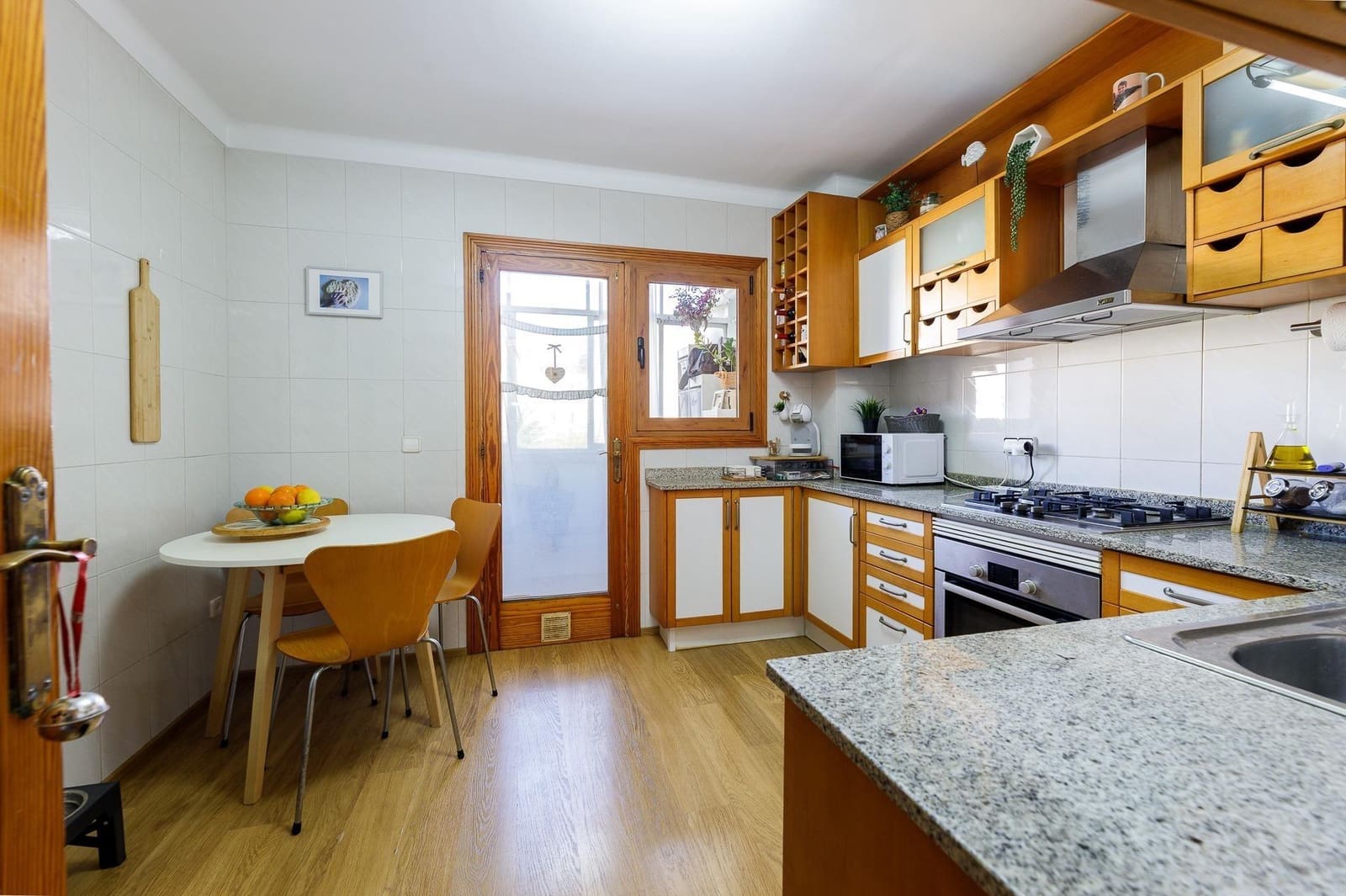 3 bedroom Flat for sale in Palma de Mallorca with garage - € 398,000 (Ref: 9726590)