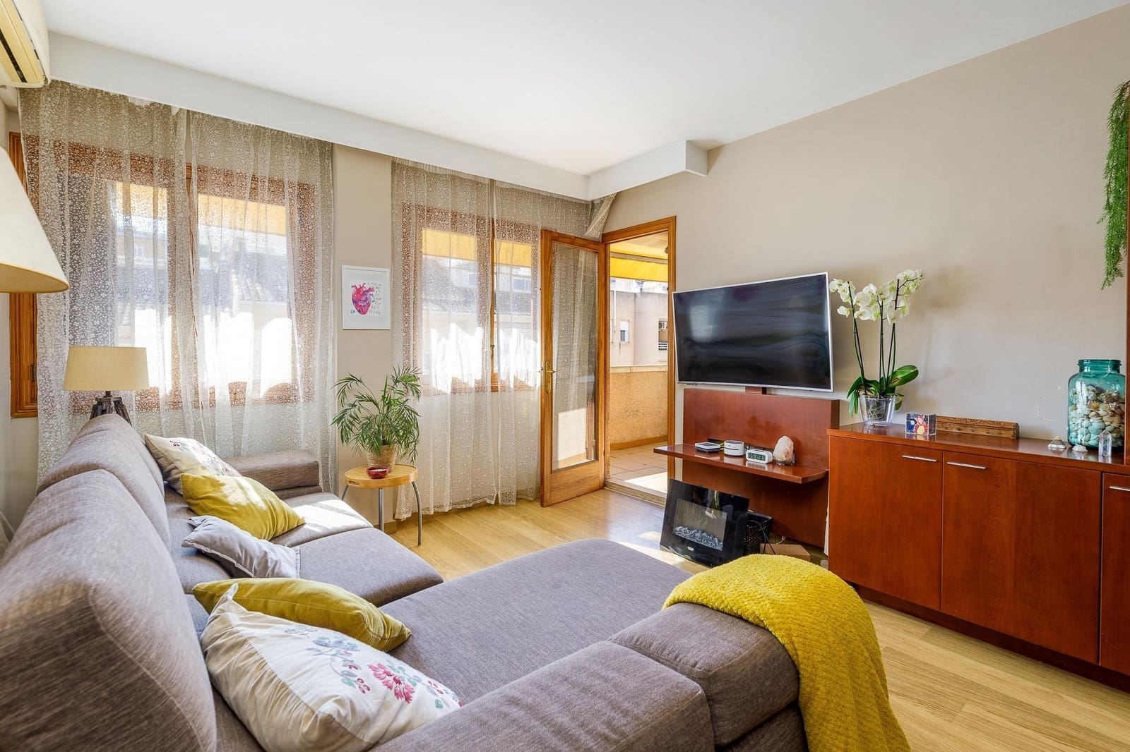 3 bedroom Flat for sale in Palma de Mallorca with garage - € 398,000 (Ref: 9726590)