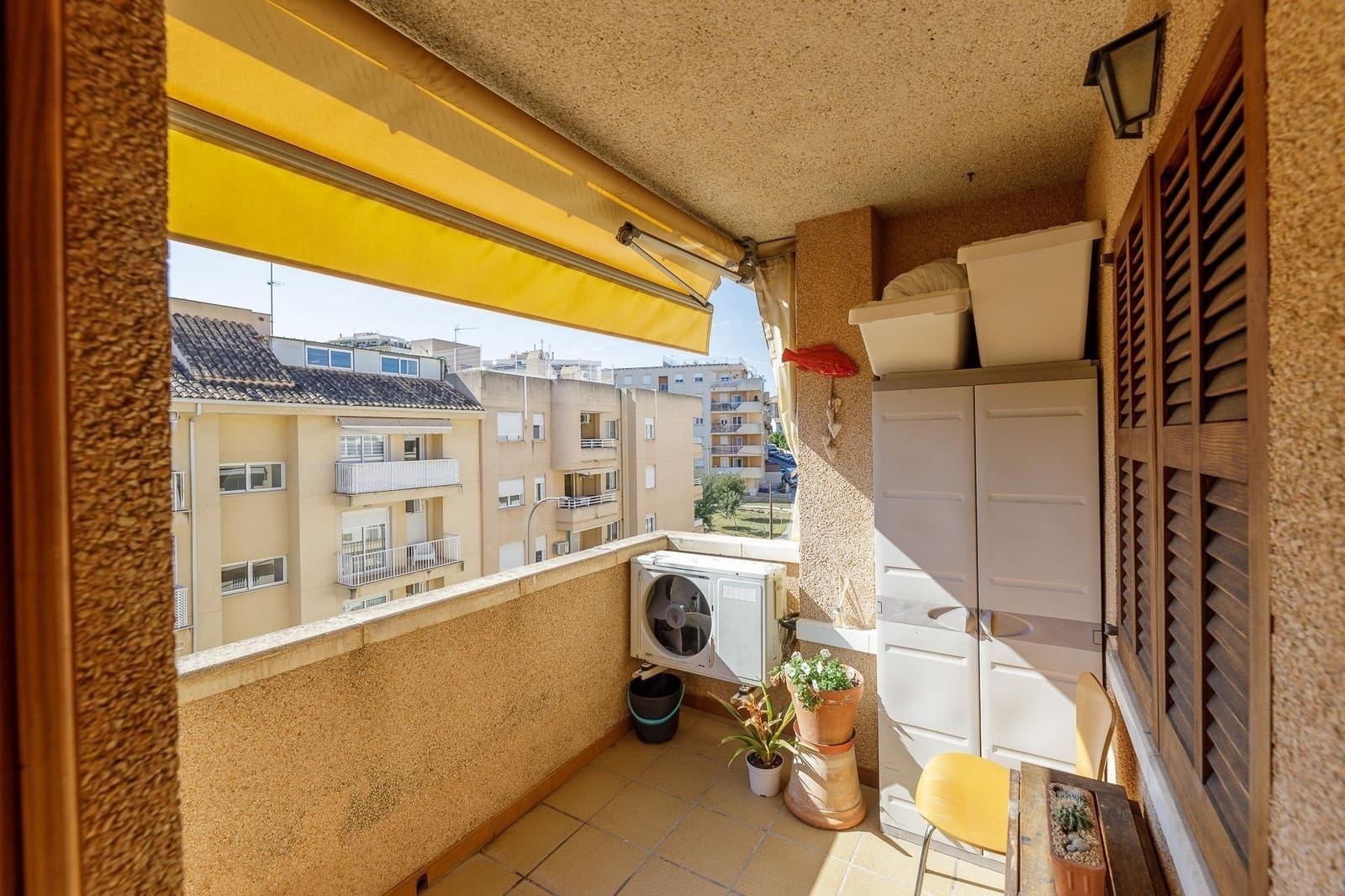 3 bedroom Flat for sale in Palma de Mallorca with garage - € 398,000 (Ref: 9726590)