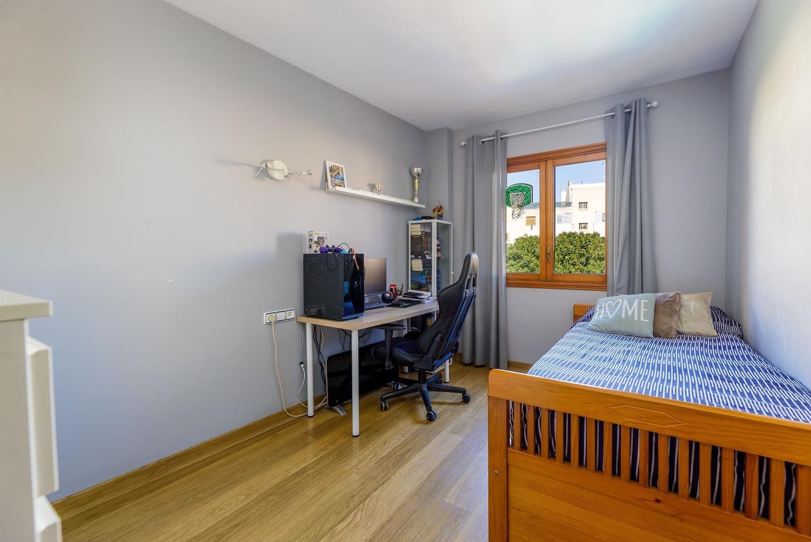 3 bedroom Flat for sale in Palma de Mallorca with garage - € 398,000 (Ref: 9726590)