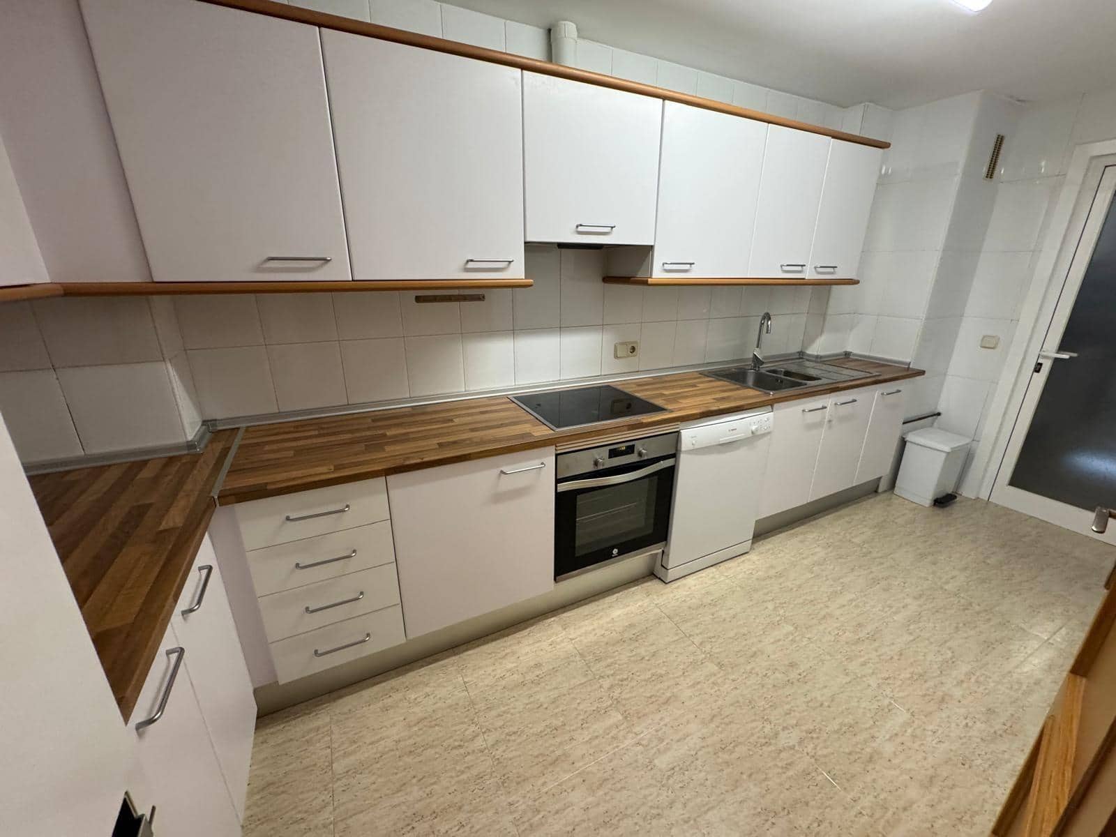 3 bedroom Flat for rent in Palma de Mallorca with pool garage - € 1,800 (Ref: 9738487)