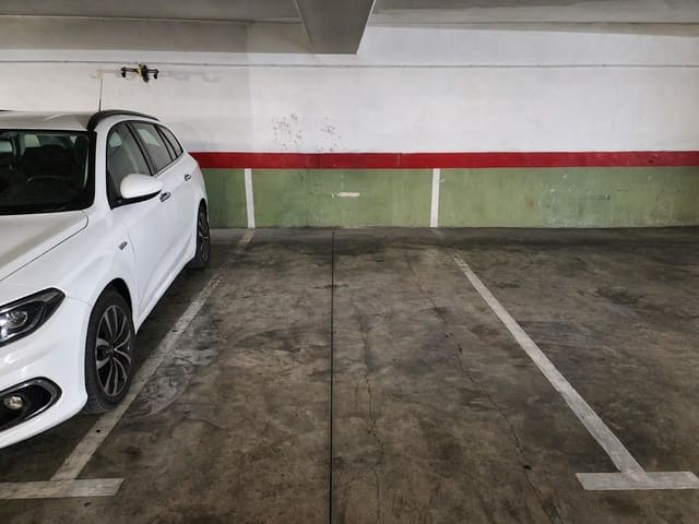 Autotalli vuokrattavana paikassa Centro, Palma de Mallorca - 200 € (Ref: 9804249)