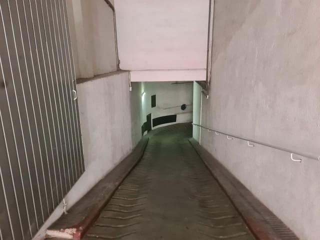 Autotalli vuokrattavana paikassa Centro, Palma de Mallorca - 200 € (Ref: 9804249)