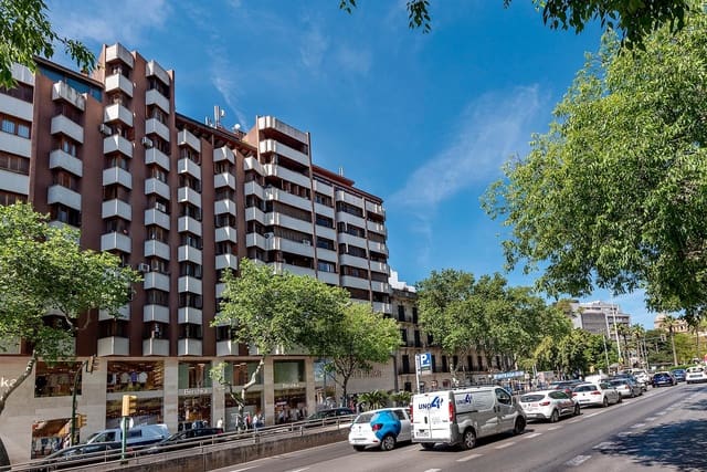 Autotalli vuokrattavana paikassa Centro, Palma de Mallorca - 200 € (Ref: 9804249)