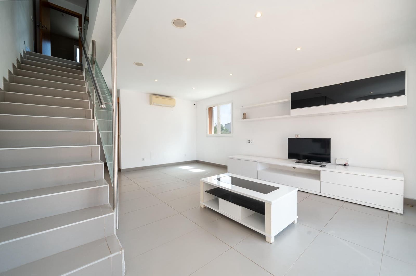 3 quarto Moradia Geminada para venda em Portocolom com garagem - 489 000 € (Ref: 9807889)