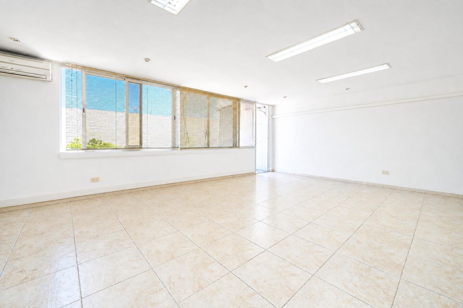 Gewerbe zu verkaufen in Palma de Mallorca mit Garage - 790.000 € (Ref: 9839173)