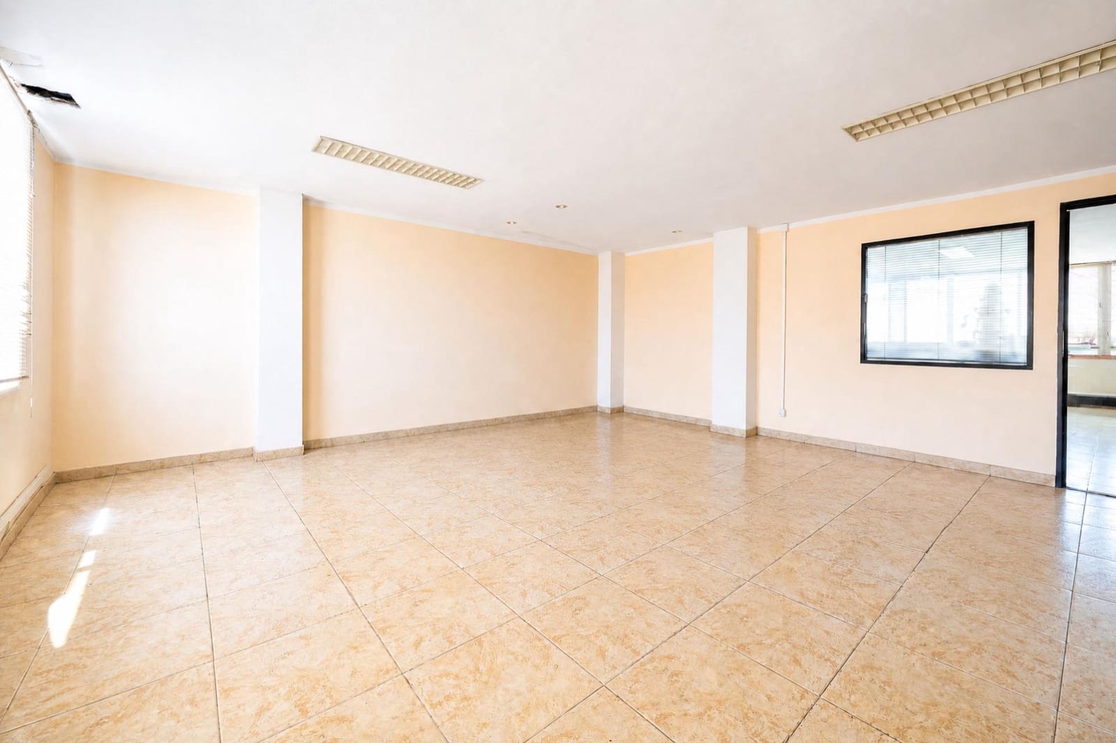 Gewerbe zu verkaufen in Palma de Mallorca mit Garage - 790.000 € (Ref: 9839173)