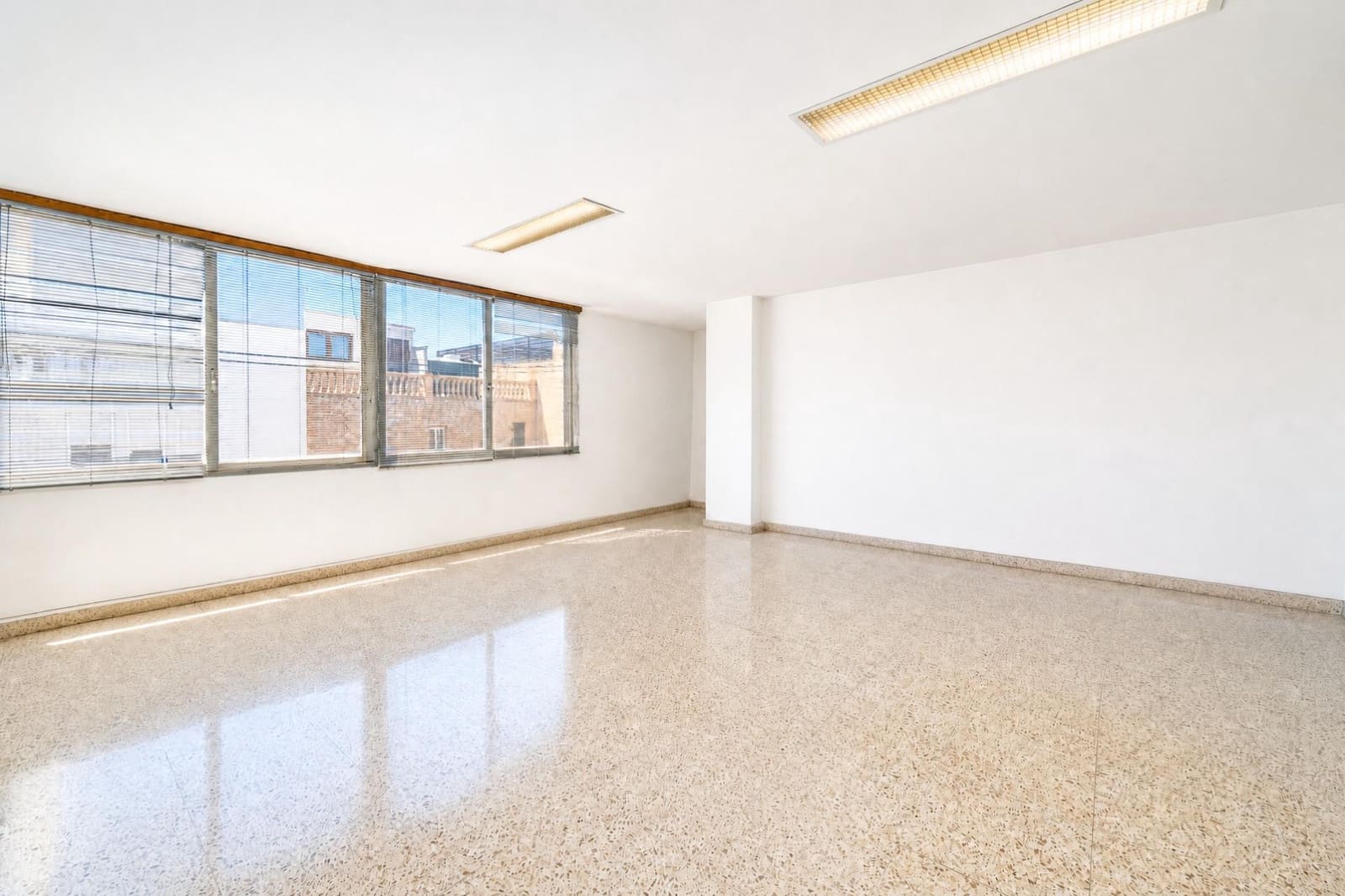 Gewerbe zu verkaufen in Palma de Mallorca mit Garage - 790.000 € (Ref: 9839173)