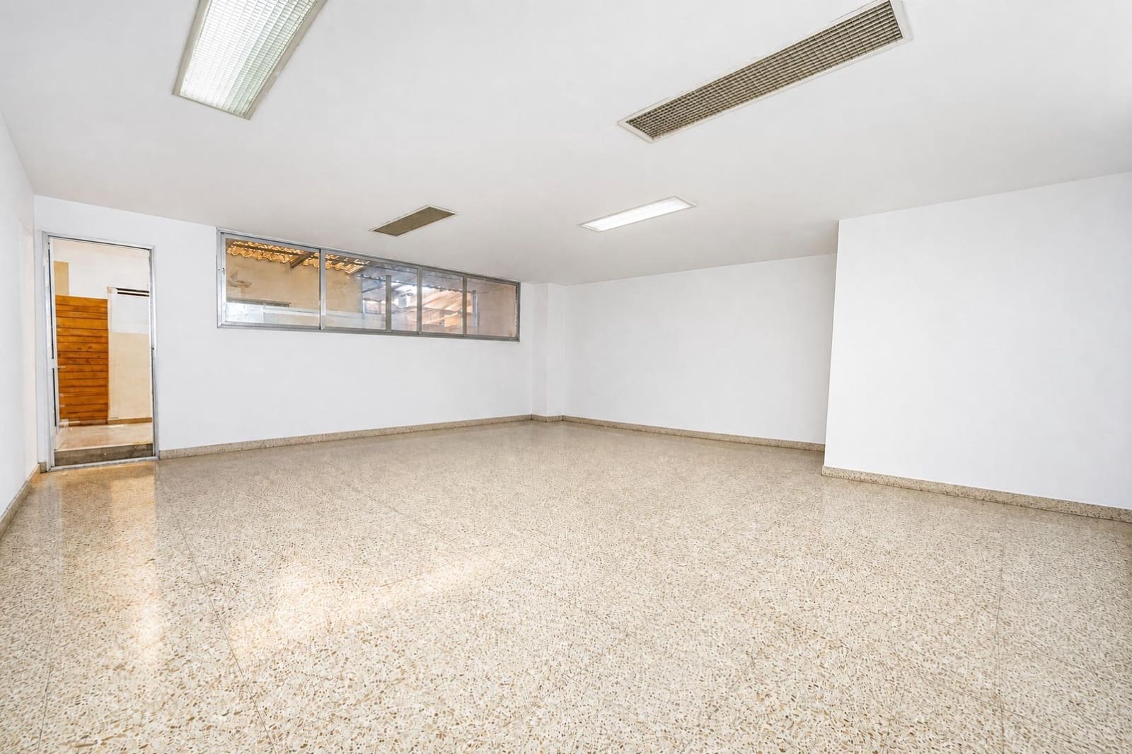 Gewerbe zu verkaufen in Palma de Mallorca mit Garage - 790.000 € (Ref: 9839173)