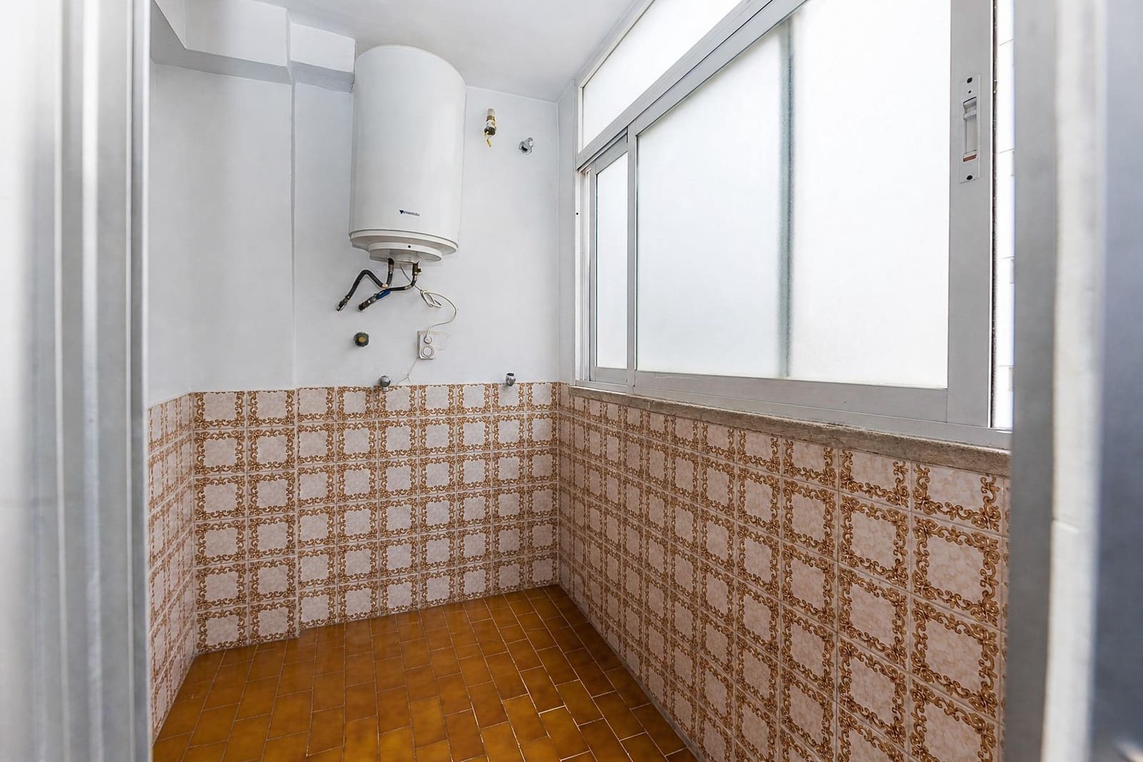 2 bedroom Flat for sale in Palma de Mallorca - € 300,000 (Ref: 9849291)