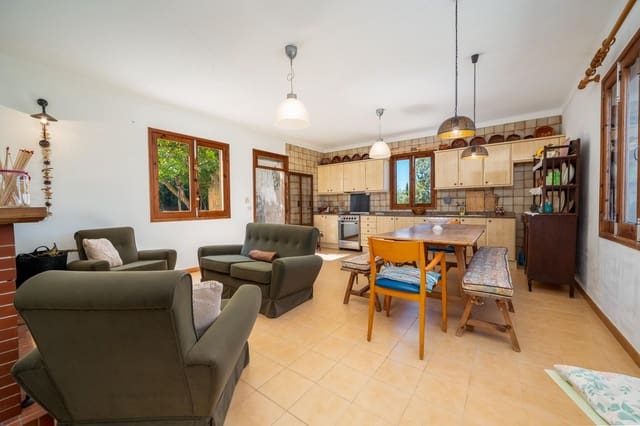 3 quarto Quinta/Casa Rural para venda em Sant Joan com piscina garagem - 599 000 € (Ref: 9861836)