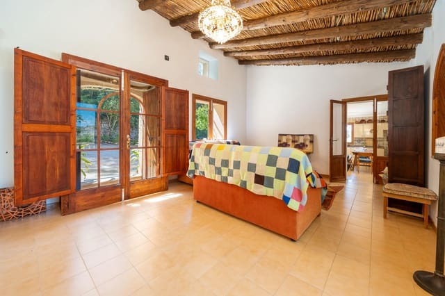 3 quarto Quinta/Casa Rural para venda em Sant Joan com piscina garagem - 599 000 € (Ref: 9861836)