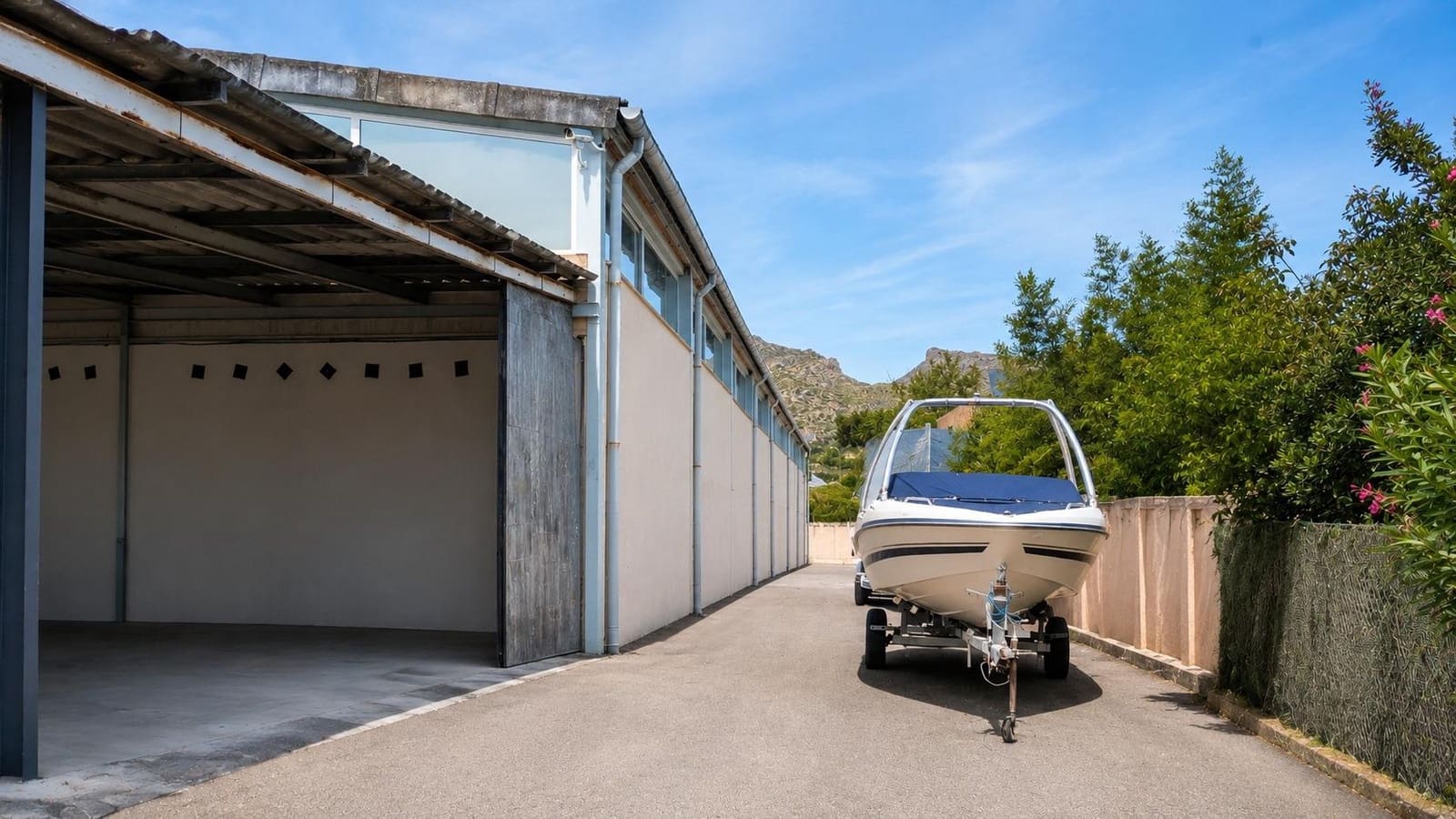 Virksomhed til leje i Pollensa / Pollenca med garage - € 12.000 (Ref: 9903861)
