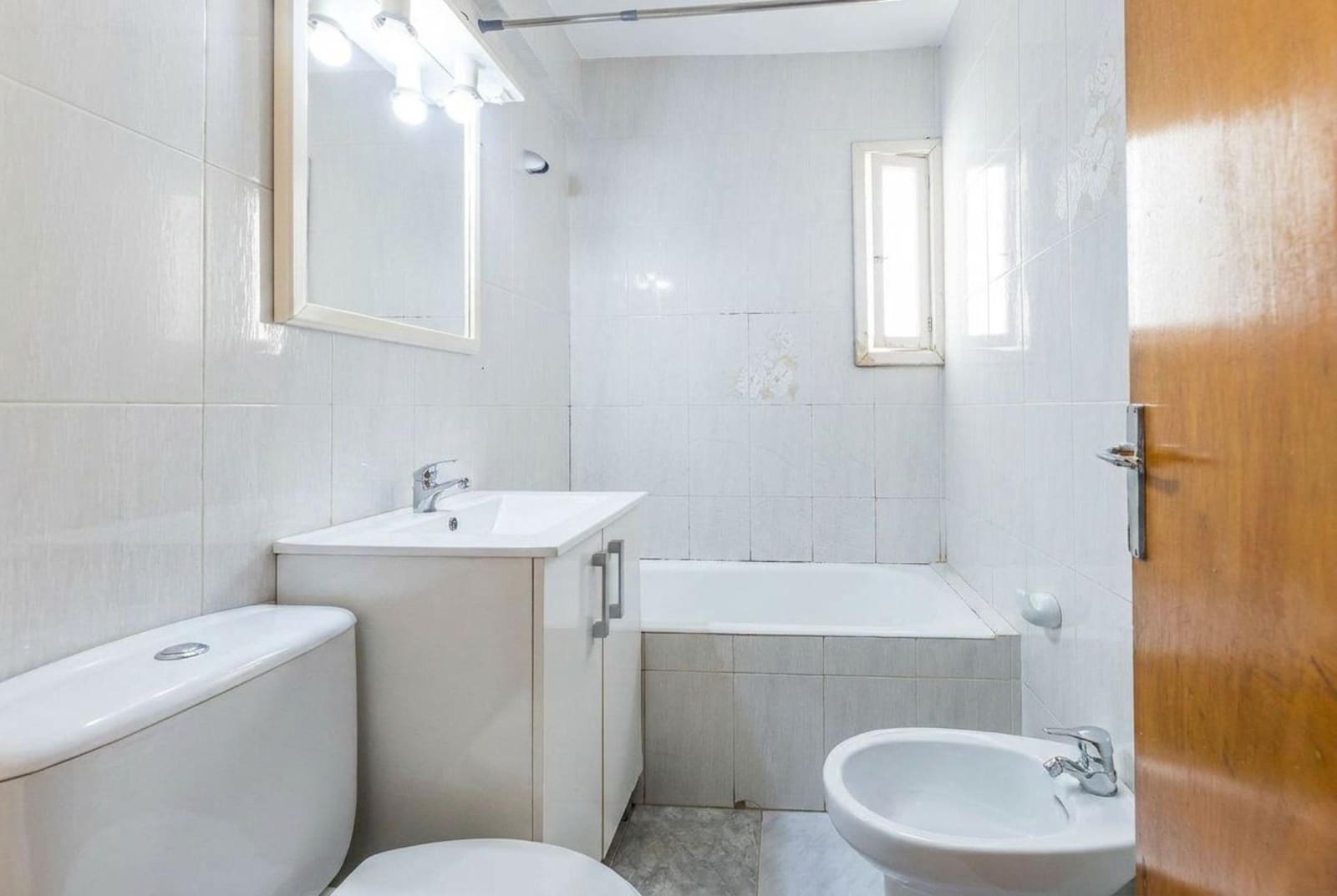 Piso de 3 habitaciones en Palma de Mallorca en venta - 240.000 € (Ref: 9907503)