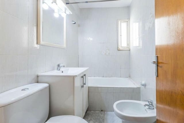 Piso de 3 habitaciones en Pere Garau, Palma de Mallorca en venta - 240.000 € (Ref: 9907503)