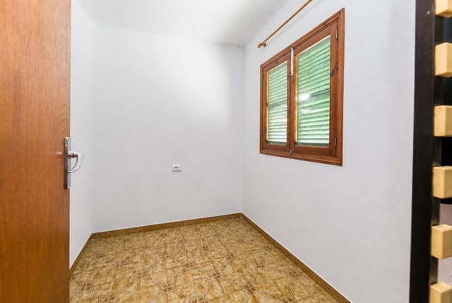 Piso de 3 habitaciones en Pere Garau, Palma de Mallorca en venta - 240.000 € (Ref: 9907503)