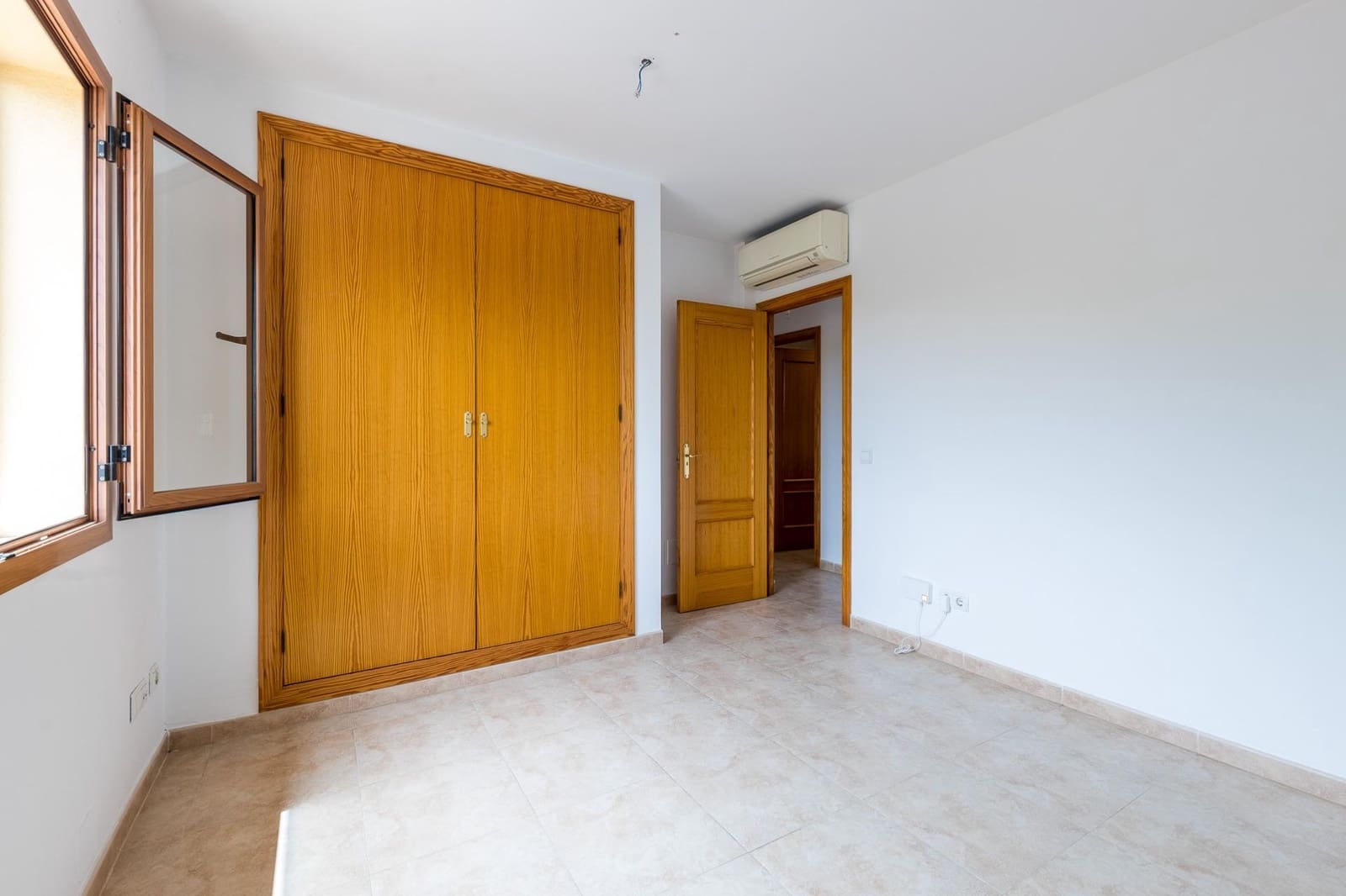 3 sovrum Radhus att hyra i Palma de Mallorca med garage - 2 300 € (Ref: 9973281)