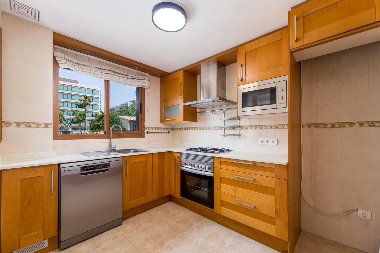3 sovrum Radhus att hyra i Palma de Mallorca med garage - 2 300 € (Ref: 9973281)