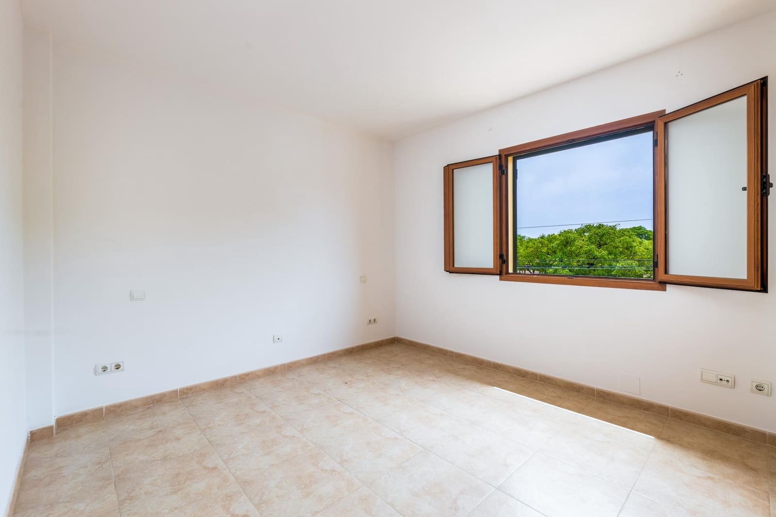 3 sovrum Radhus att hyra i Palma de Mallorca med garage - 2 300 € (Ref: 9973281)