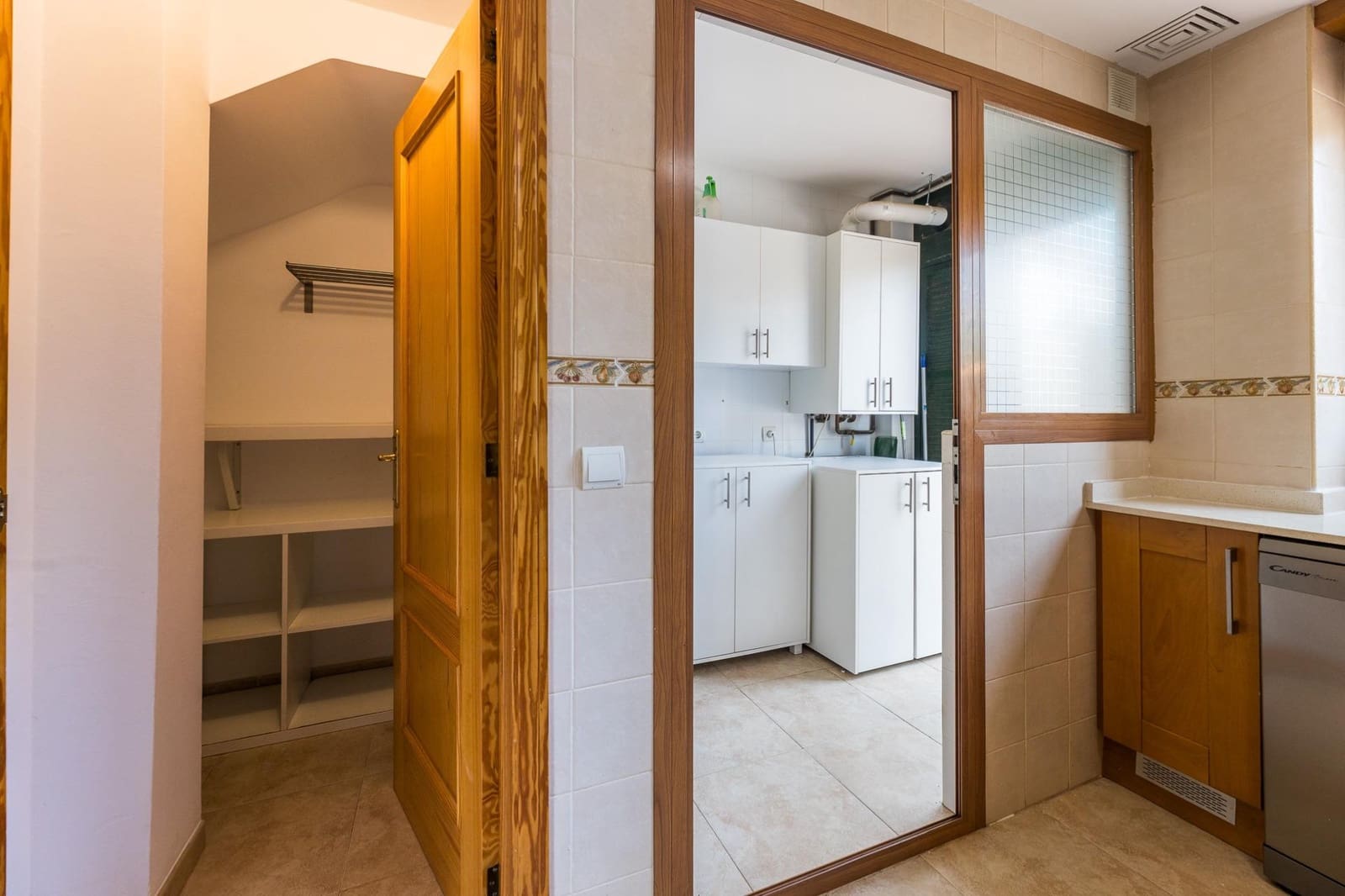 3 sovrum Radhus att hyra i Palma de Mallorca med garage - 2 300 € (Ref: 9973281)