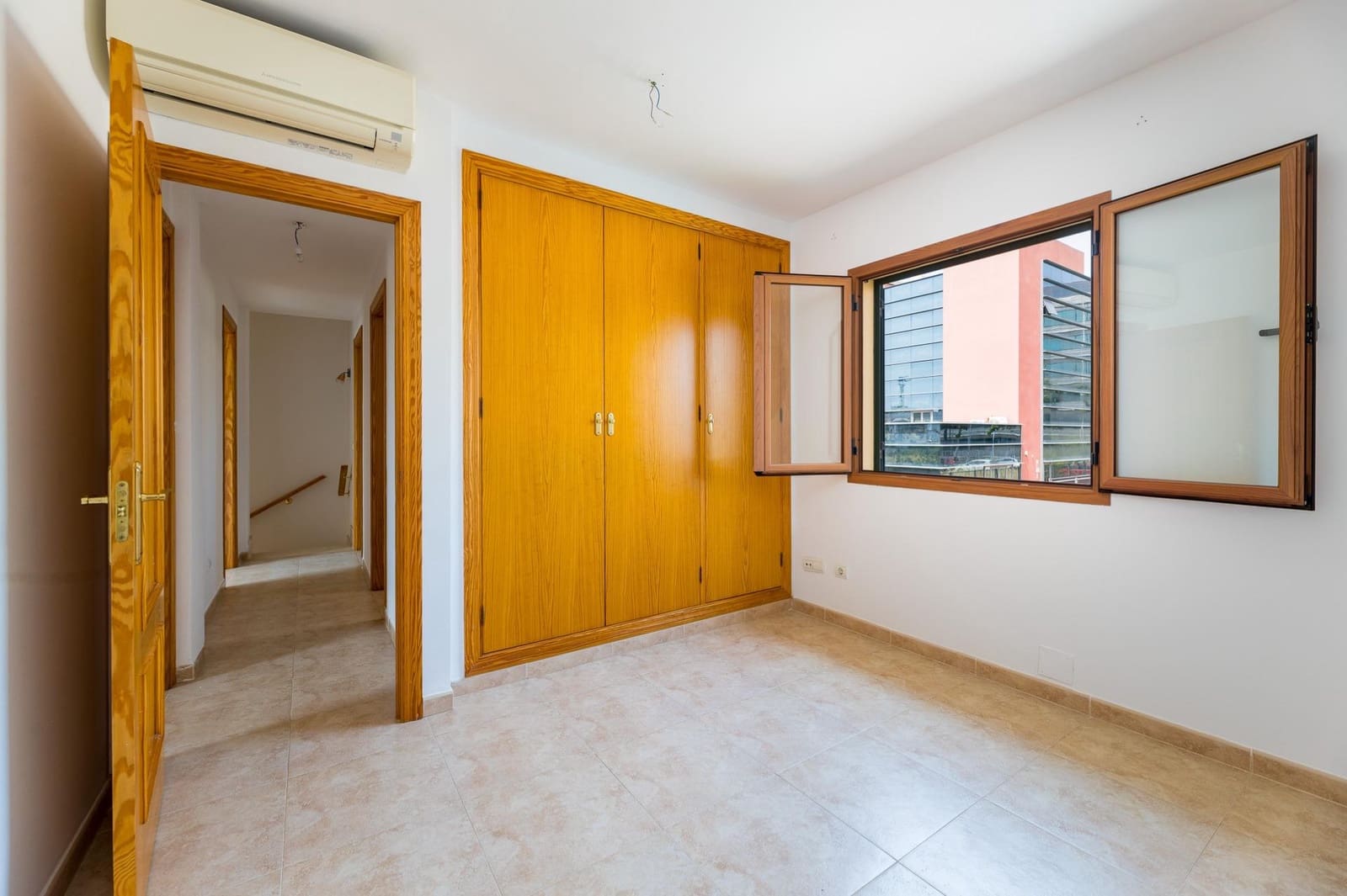 3 sovrum Radhus att hyra i Palma de Mallorca med garage - 2 300 € (Ref: 9973281)