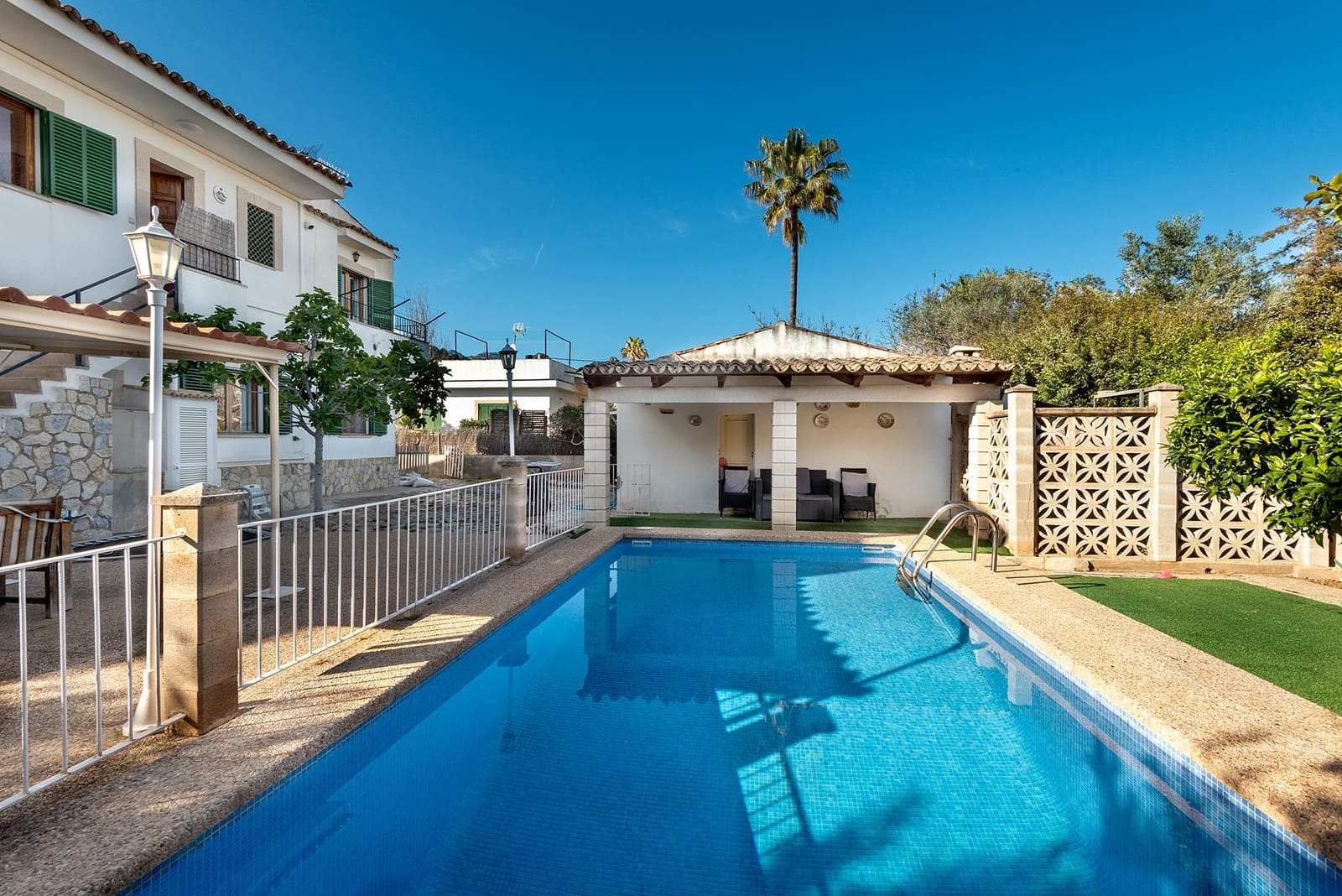 5 soveværelse Villa til salg i Palmanyola med swimmingpool garage - € 790.000 (Ref: 9975375)