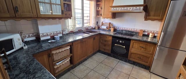 5 soveværelse Semi-Rækkehus til salg i Alhaurín de la Torre - € 645.000 (Ref: 10004978)