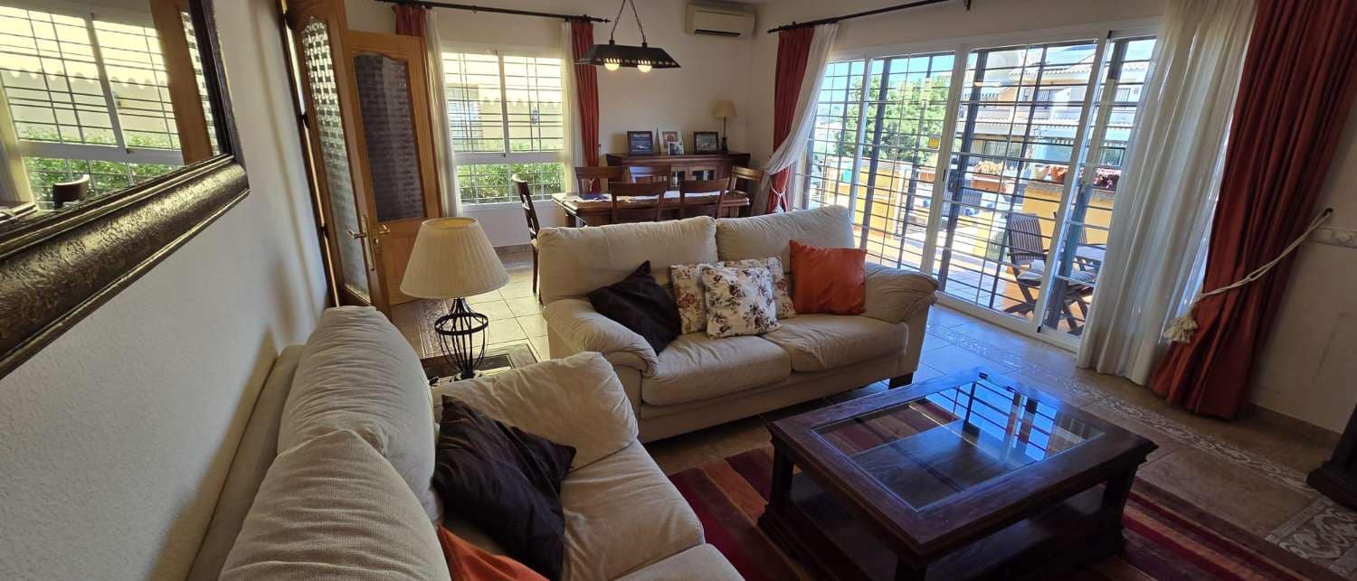 5 soveværelse Semi-Rækkehus til salg i Alhaurin de la Torre - € 645.000 (Ref: 10004978)