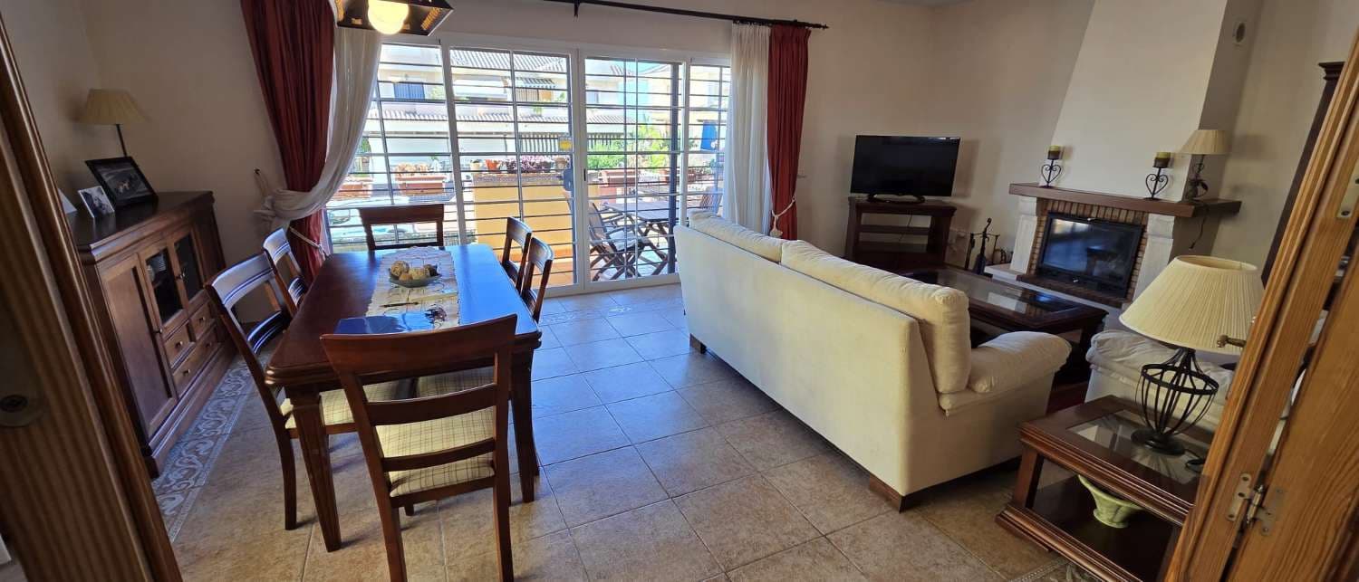 5 soveværelse Semi-Rækkehus til salg i Alhaurin de la Torre - € 645.000 (Ref: 10004978)