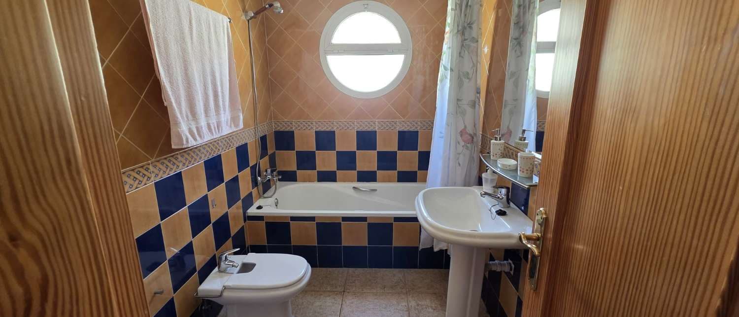 5 soveværelse Semi-Rækkehus til salg i Alhaurin de la Torre - € 645.000 (Ref: 10004978)