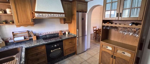 5 soveværelse Semi-Rækkehus til salg i Alhaurín de la Torre - € 645.000 (Ref: 10004978)