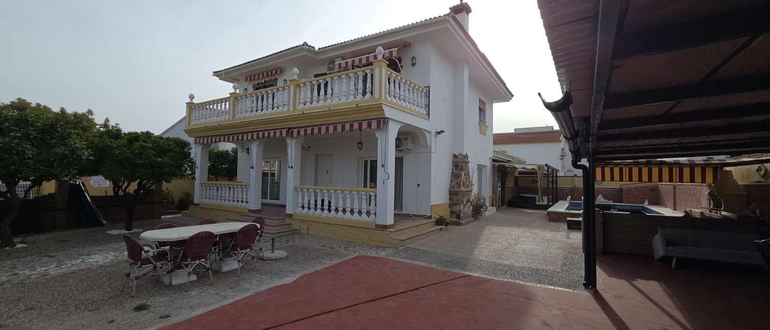 5 Zimmer Villa zu vermieten in Alhaurin de la Torre mit Pool Garage - 3.500 € (Ref: 10044422)