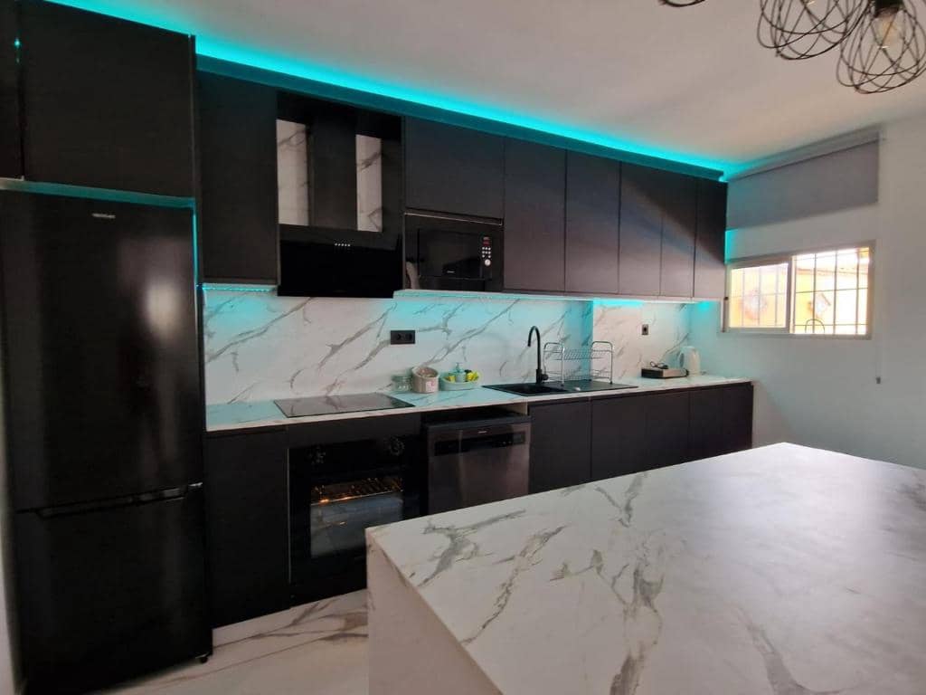 5 Zimmer Villa zu vermieten in Alhaurin de la Torre mit Pool Garage - 3.500 € (Ref: 10044422)