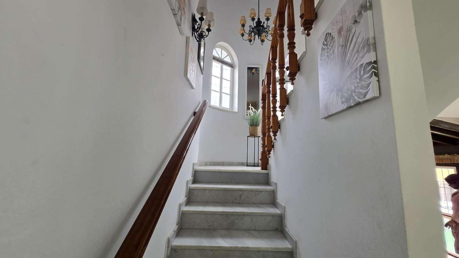 5 Zimmer Villa zu vermieten in Alhaurin de la Torre mit Pool Garage - 3.500 € (Ref: 10044422)