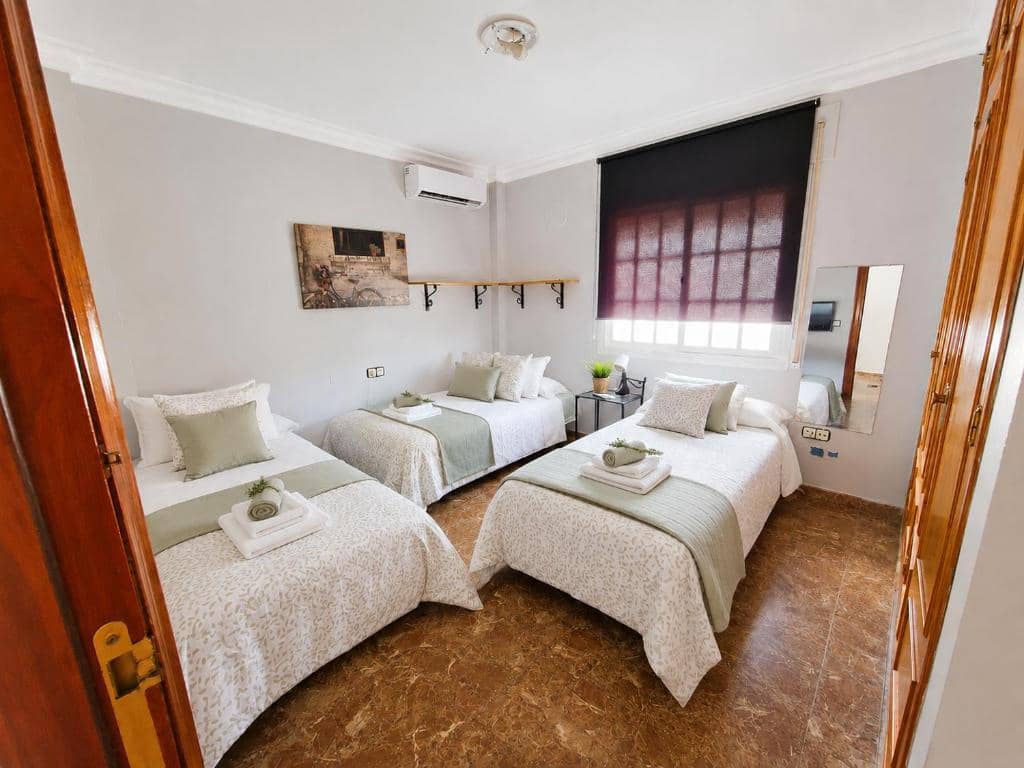 5 Zimmer Villa zu vermieten in Alhaurin de la Torre mit Pool Garage - 3.500 € (Ref: 10044422)