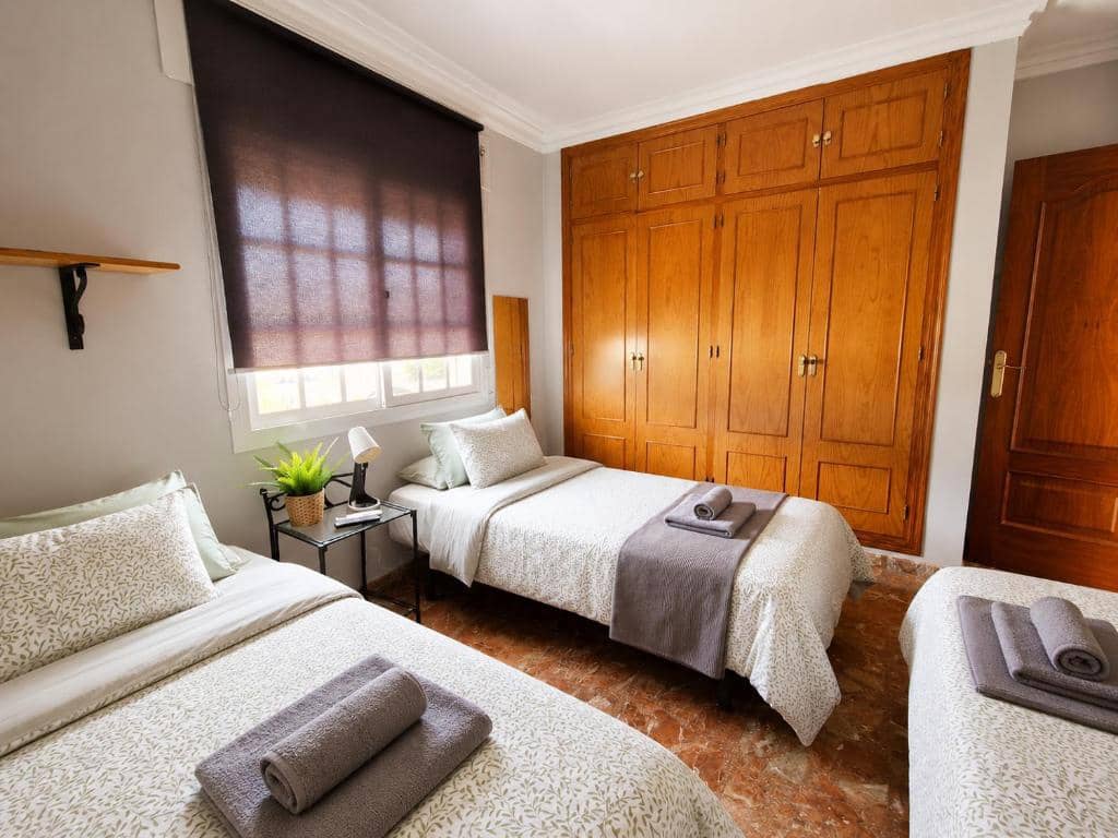 5 Zimmer Villa zu vermieten in Alhaurin de la Torre mit Pool Garage - 3.500 € (Ref: 10044422)
