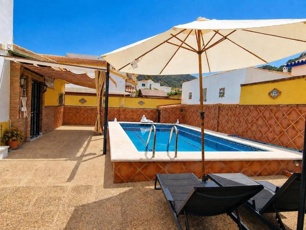 5 Zimmer Villa zu vermieten in Alhaurin de la Torre mit Pool Garage - 3.500 € (Ref: 10044422)