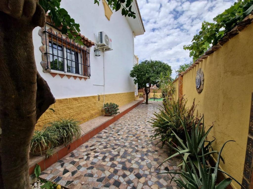 5 Zimmer Villa zu vermieten in Alhaurin de la Torre mit Pool Garage - 3.500 € (Ref: 10044422)